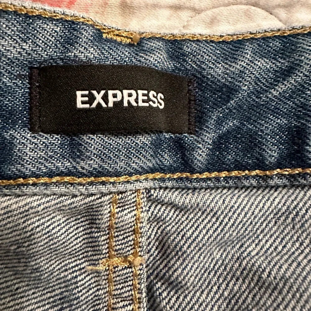 Express - Picture 5 of 6